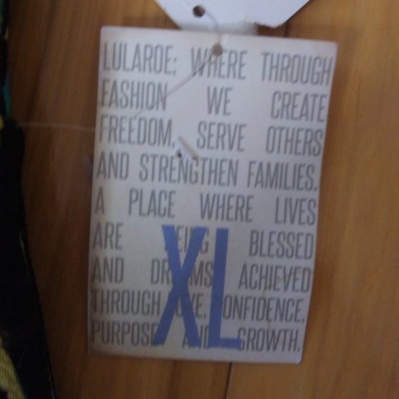 New LulaRoe Cassie skirt size XL - Picture 6 of 10